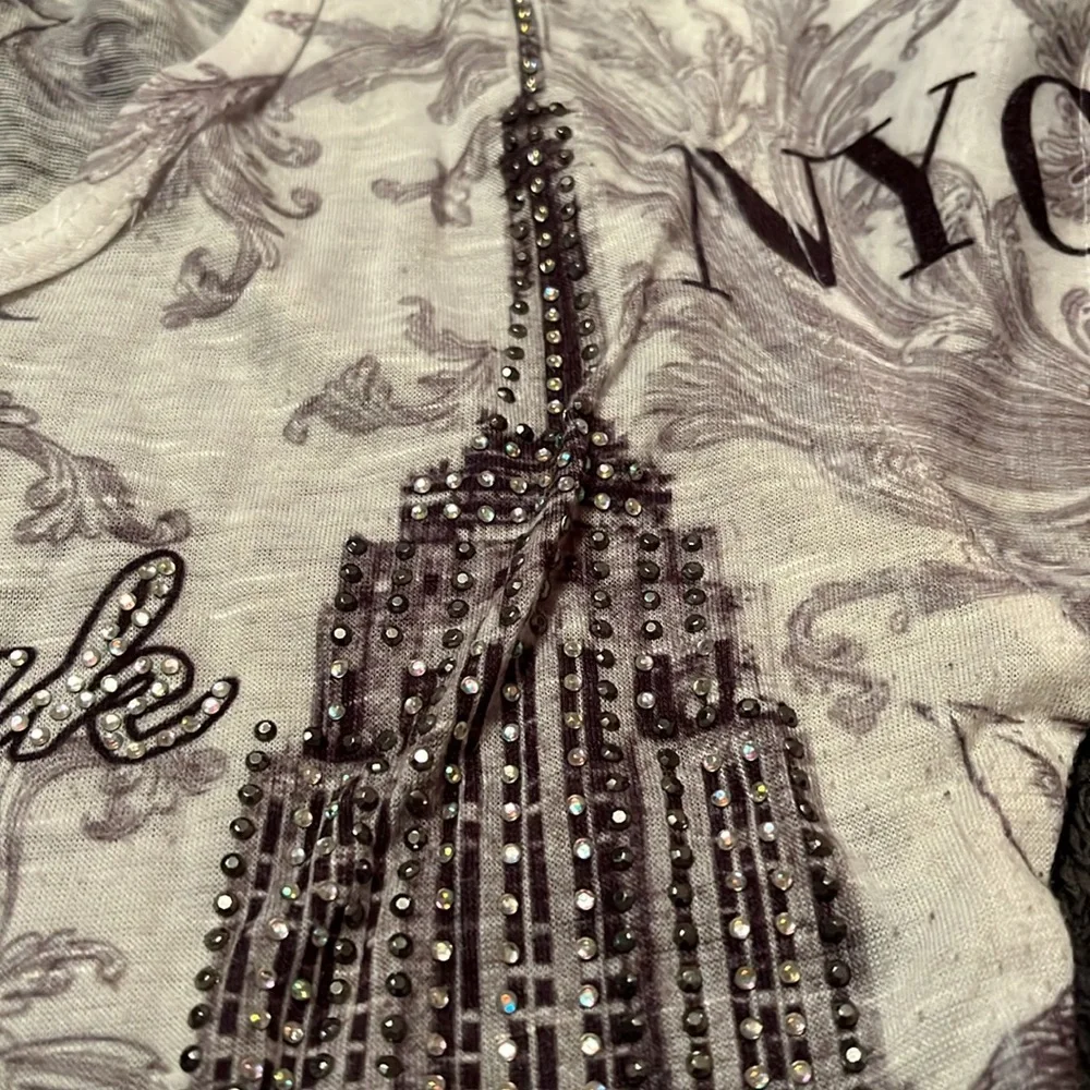 Rhinestone NYC Tee Size M, fits like Small - Picture 3 of 6